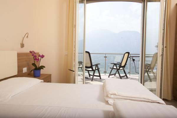 Hotel Garni Vela D'Oro ブレンゾーネ エクステリア 写真